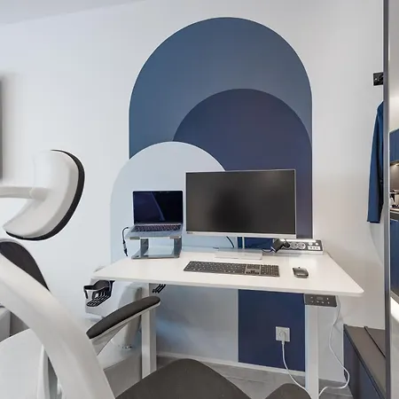 Zzzpace Smart-hotel Zentrum فندق 4*