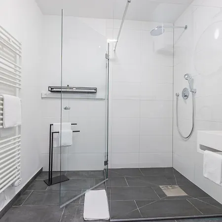 Zzzpace Smart-hotel Zentrum 4* בילפלד