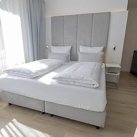 מלון Zzzpace Smart-hotel Zentrum