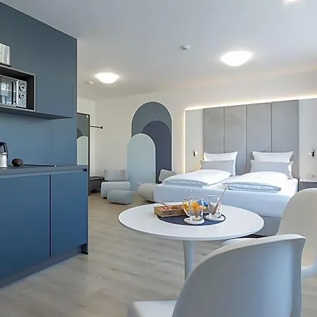 מלון Zzzpace Smart-hotel Zentrum 4*