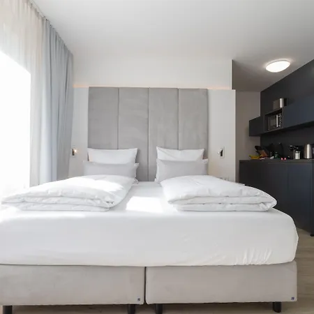 فندق Zzzpace Smart-hotel Zentrum 4*