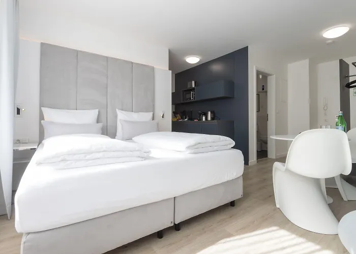 Zzzpace Smart-hotel Zentrum ホテル 2*